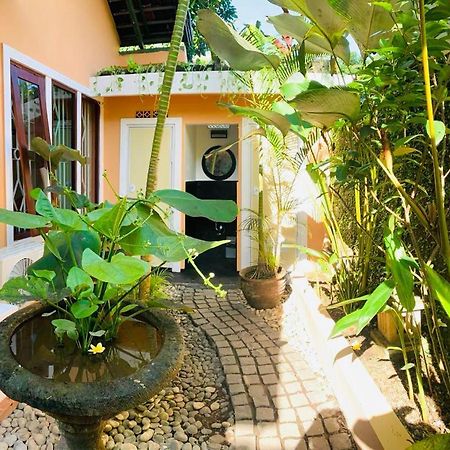 Giri'S Villa Jimbaran Ungasan Buitenkant foto