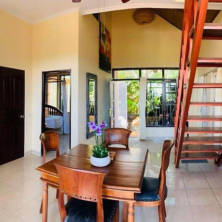 Giri'S Villa Jimbaran Ungasan Buitenkant foto