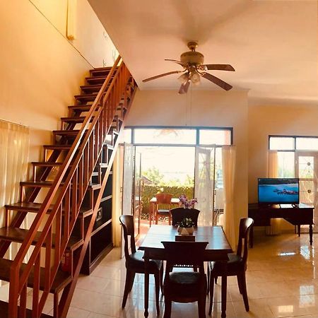 Giri'S Villa Jimbaran Ungasan Buitenkant foto