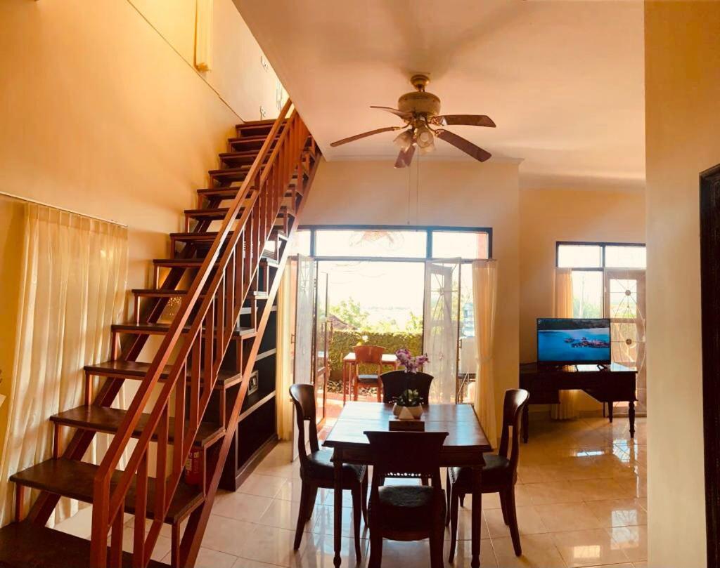 Giri'S Villa Jimbaran Ungasan Buitenkant foto
